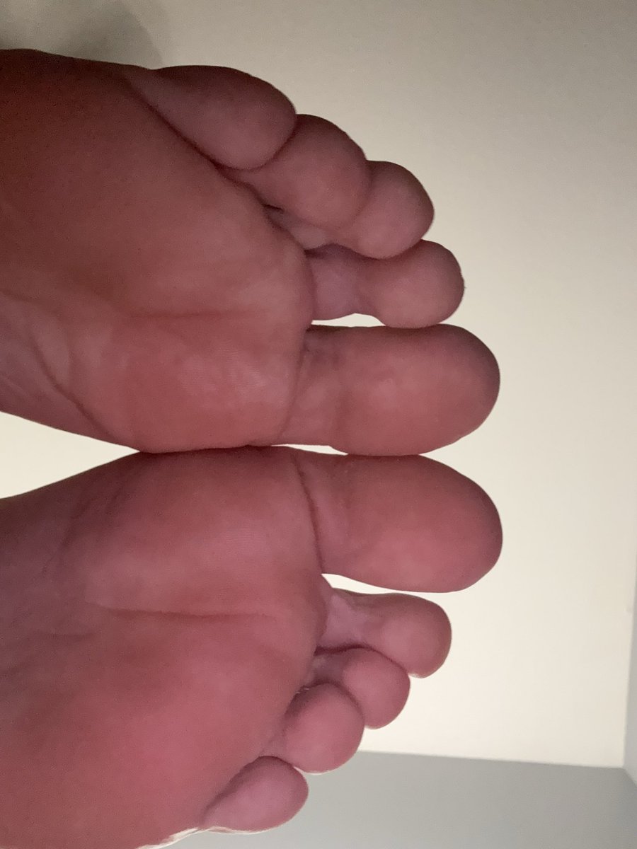 MasterSpencer12's tweet photo. Nice and clean ready to smother your face while I play with your wallet

@MASTER_UPDATES @AlphaMaleWorld1 @rt4dom #findom #master #footmaster #footslave #cashpig #humanatm #feet #soles #malefootworship https://t.co/en0Q48dMTH