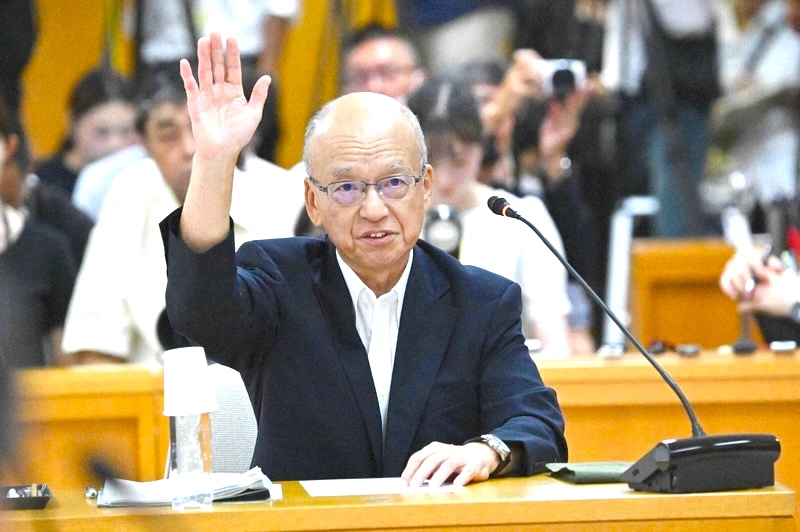 cyorokichi2024's tweet photo. 職員を守るため矢面に立った姿
責任背負って辞職を選んだ姿
百条委員会の圧に屈さず毅然と答弁する姿
偏向報道に屈さず意志を貫く姿

地元高砂を大切にし
県民のために尽くしたいと困難の中立候補された姿

ずっと見てました…
ともぞうさん、心から応援します💪✨

#片山やすたか #高砂市の県議補選 https://t.co/km6kl7BOSe