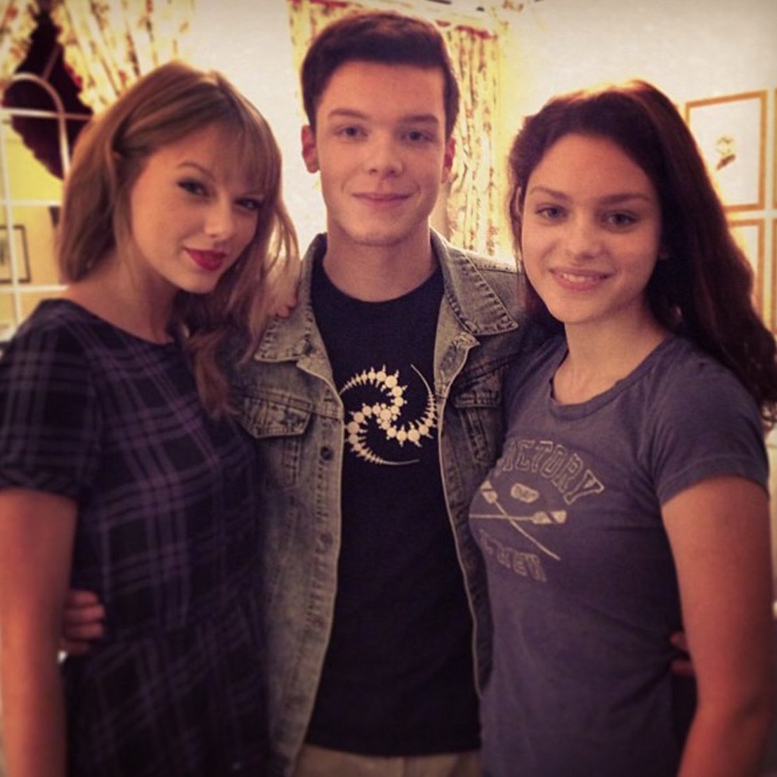 TayBackWhen's tweet photo. Taylor Swift with fellow “The Giver” co-stars, Cameron Monaghan and Odeya Rush https://t.co/8RBHkIzd9x