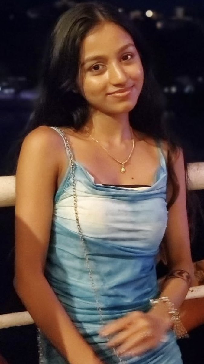 BotManiverse's tweet photo. Sshhh Adhidhi munda 🥵 kutty molai 🍒 ah vachitu semaiya mood ethura

Iva tight pundaiya 🌸 virichi Nala naaku podanum 👅 https://t.co/ZiLvIVJUlo