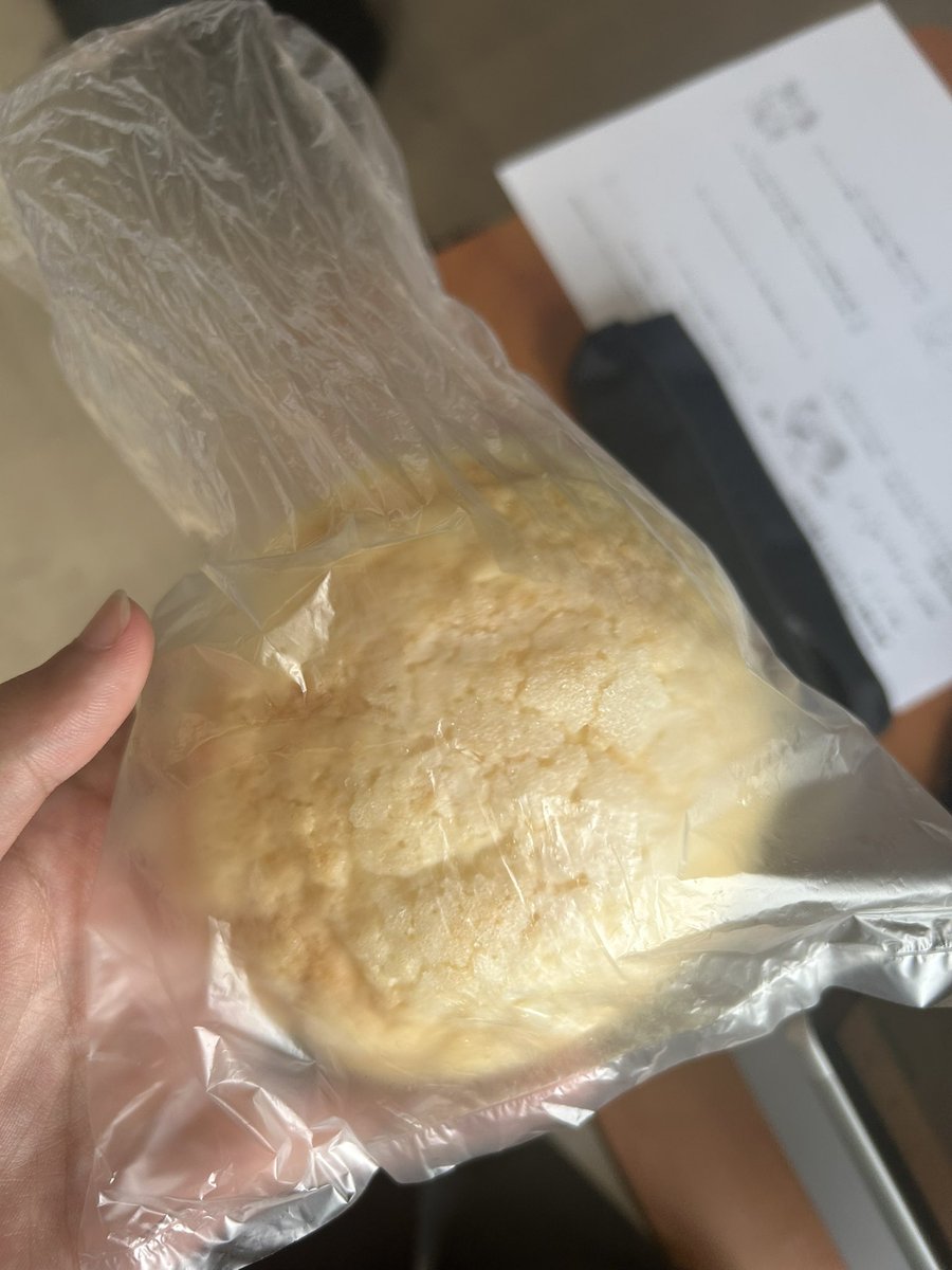ToiroMeshi's tweet photo. めろんぱーん https://t.co/miCKYUyPSR