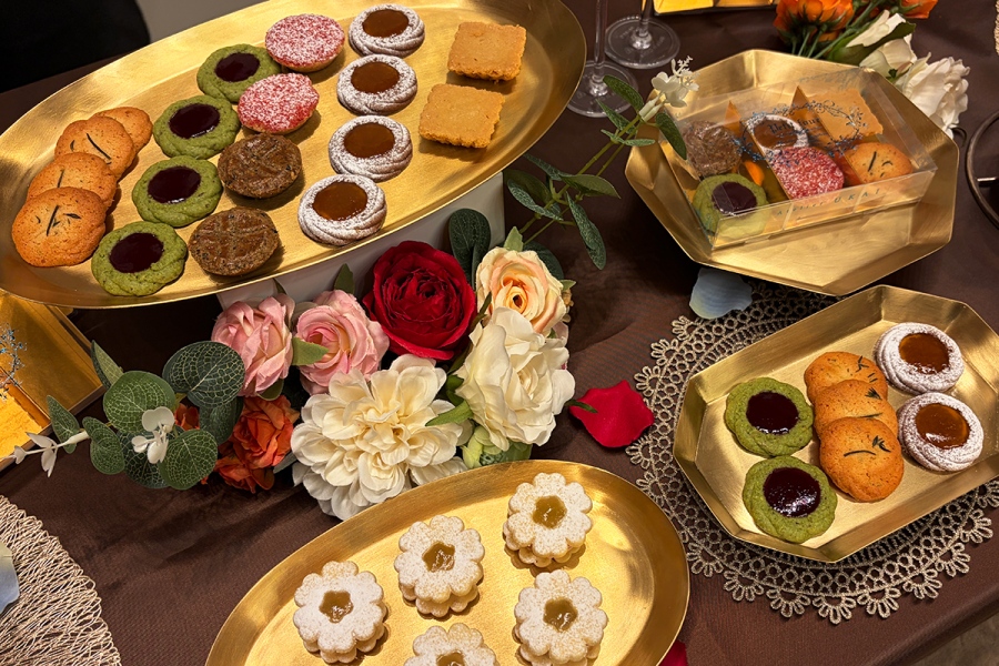 lmaga_jp's tweet photo. ⸂ アトリエうかい ⸃⸃ 新ブランド🍪

阪急うめだ本店に10月下旬オープン！

店内工房の焼きたてクッキーを
パン屋さんのように自分で選べる🤏
👉https://t.co/9pmYJiSxIj https://t.co/9tVgxFiDE5