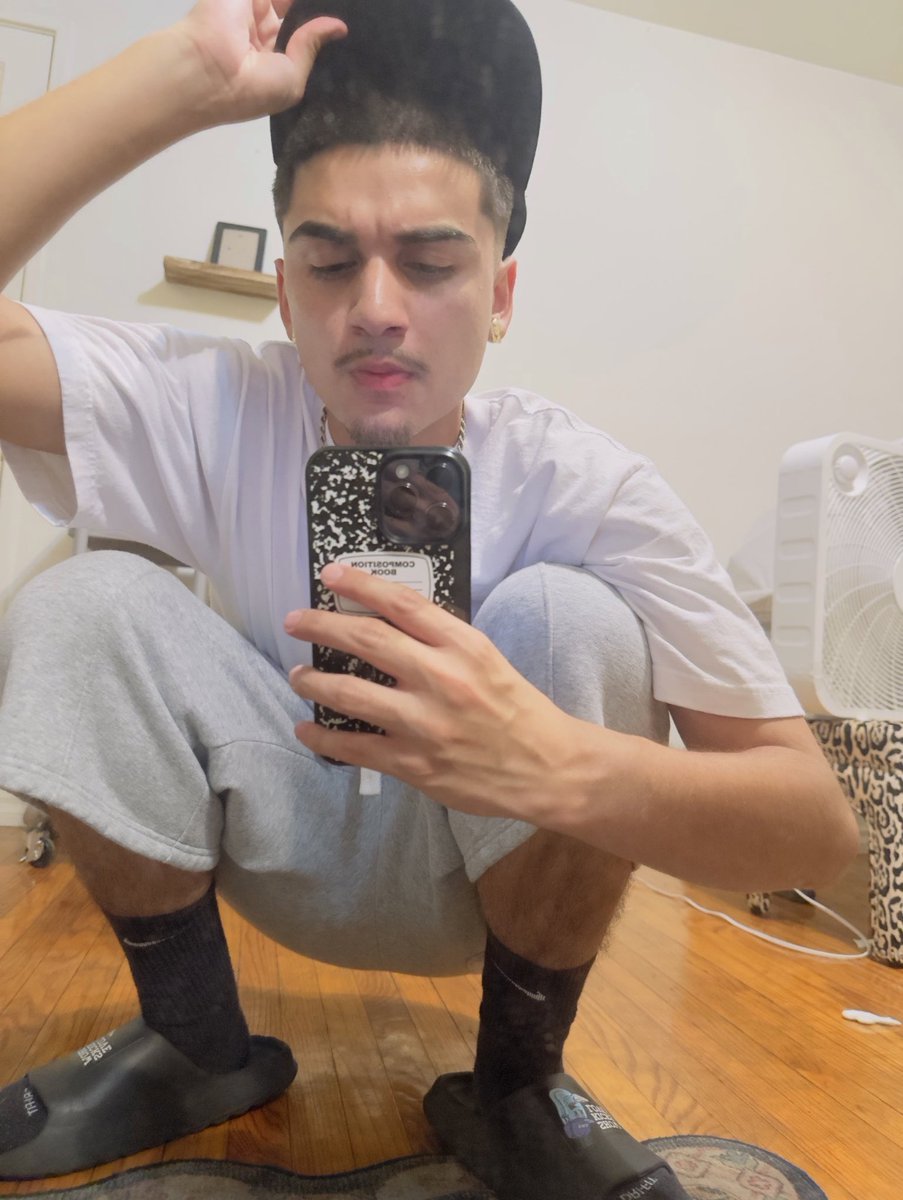 cashaddictedd2's tweet photo. I need sum pussy asap #horny #dmme #latino #letmefuck #bigdick #mexican #hmu https://t.co/ybBvVYUchZ