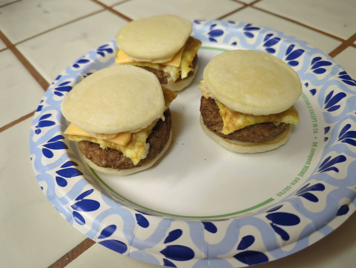 LedgerCraftgg's tweet photo. Over the weekend I made pancake sandwiches.

The story starts in OCrayyy's stream. She mentioned "pancake sandwich" mid-Silksong and I had to try it.

Came out amazing. Can't recommend enough. 🥞

Also go follow her, you'll love the stream.

#LedgerCraft #TwitchStreamer #OCrayyy https://t.co/zeZxV0CMb8