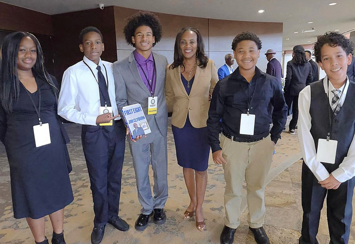 CommALSimmons's tweet photo. Today is National Voter Registration Day and I want to honor what it took to get us here.

I was proud to introduce and pass a resolution recognizing the NAACP at Commissioners Court. They show that nonpartisan civic power is worth protecting, even when that work comes at a cost. https://t.co/zOi5DrN045
