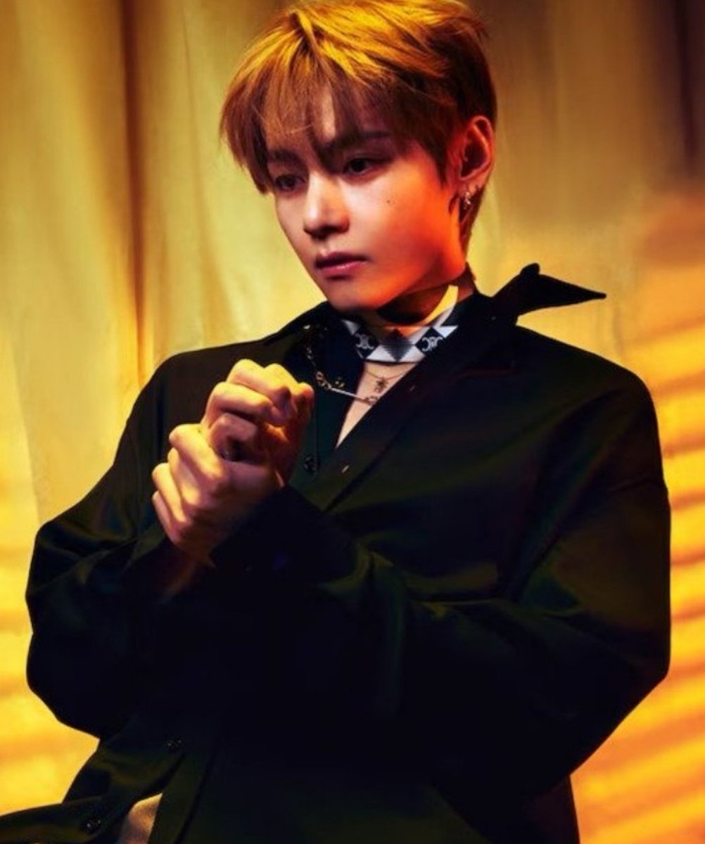 BTSVChartData's tweet photo. V has now won  9 physical Awards in 2026 as a soloist! 

CONGRATULATIONS V
CONGRATULATIONS TAEHYUNG https://t.co/JAY5DZu65I