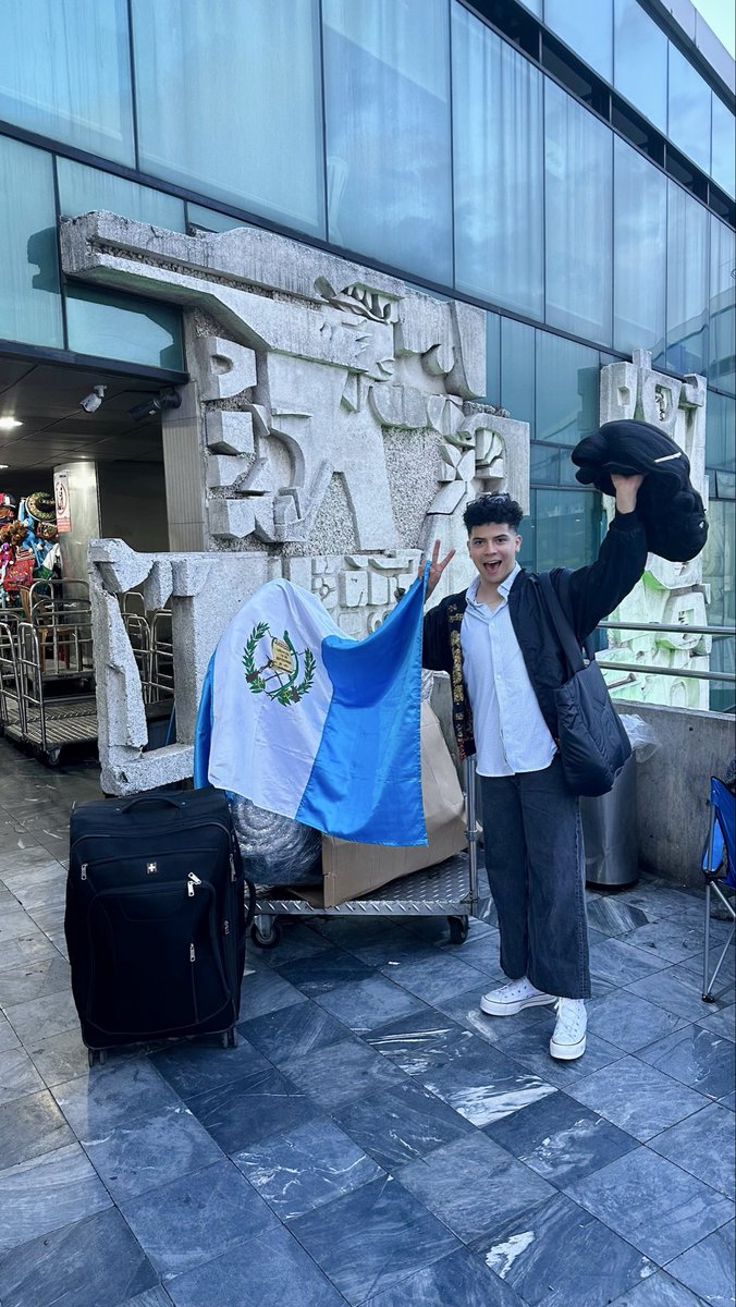 amelie_lumiere's tweet photo. VÁMONOS RECIO!!!! 🇬🇹💎
Guatemala rumbo a las audiciones de @Lamasdraga 🇬🇹🥂🇲🇽 
lo voy a dar todo bbs <3 préndanme una velitaaaaaa 🙏🏻 https://t.co/eGgoDfY346