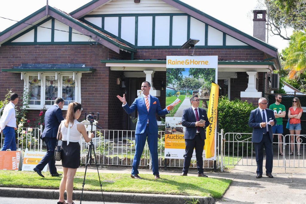 memeticbeats's tweet photo. @LonePatriot14 Biggest scam to the Australian people, leveraging the housing ponzi as the "Australian Dream".

Second only to the normalizing of Indian degrees and qualifications as the same of Australian education standard:
https://t.co/nWlKhuVbI8

All huge scams pulled off in broad daylight. https://t.co/MxkN57uCta