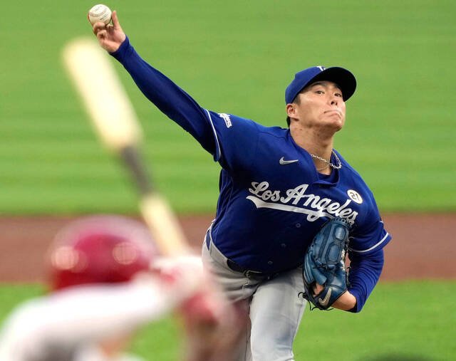 ellisfield2011's tweet photo. ドジャースの山本由伸投手はレッズ戦で先発、７回１安打無失点、７奪三振の好投で１４勝目を挙げた。４回から７回まで４イニング連続の３者凡退に仕留め、防御率は2.51。
https://t.co/IqrvtkE9vX
【試合ハイライト】11分57秒
https://t.co/yre6hEBbwB https://t.co/cxYPlSlLjc