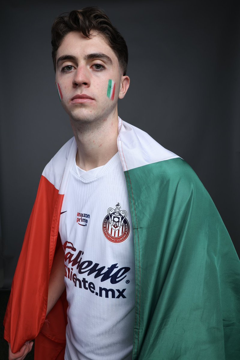 Chivas's tweet photo. ¡Listos con el outfit para la noche mexicana! 😍 https://t.co/qoyI8jILhW