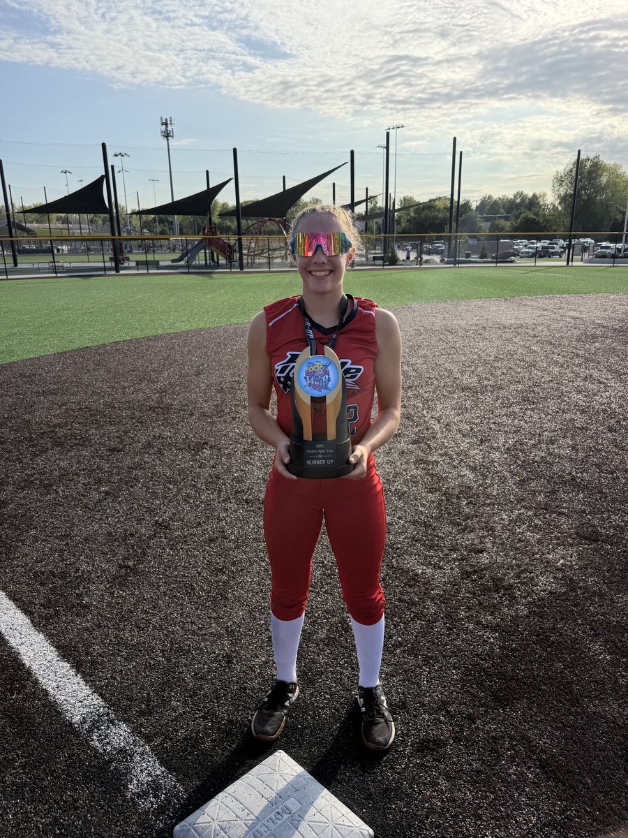 lexiesaultz2029's tweet photo. Had a busy and successful weekend last weekend! 4 softball games + Varsity cross country meet! 
🏃🏼‍♀️team finished 7th
🥎 team finished 2nd

🥎 Weekend Stats:
🔥 .556 AVG | .600 OBP
💥 .778 SLG | 1.378 OPS
5 H | 2 2B | 88.9% Contact
🧤 1.000 FPCT | 0 Errors https://t.co/IxjwldQylC
