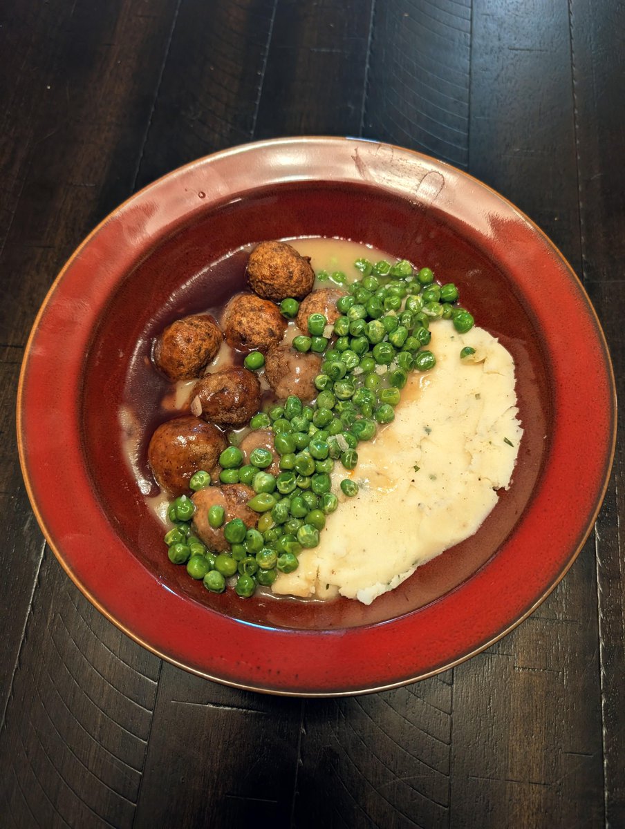 homevsfastfood's tweet photo. [homemade] Swedish Meatballs with Mashed Potatoes and Gravy
#SwedishMeatballs
#HomemadeComfort
#MashedPotatoes
#CozyDining
#SteakhouseKitcheneh? #homecooking #food #recipes #foodpic #foodie #foodlover #cooking #hungry #goodfood #homecookingvsfastfood https://t.co/1BWrmaU1tK