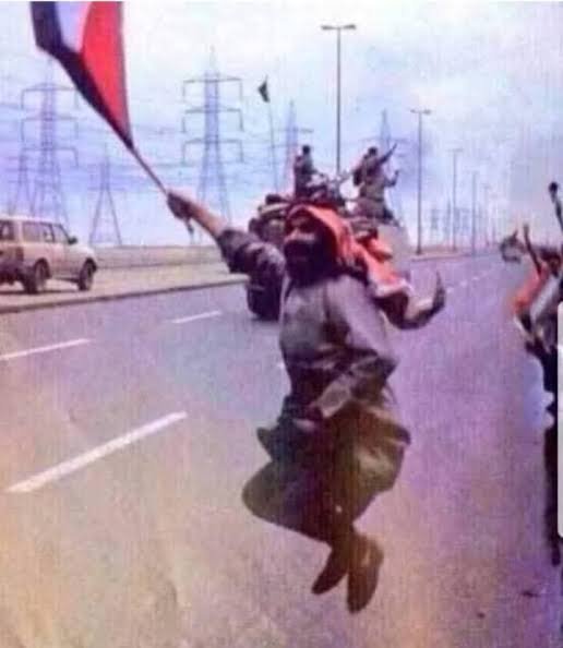 mohamedeid445's tweet photo. @shayeb_q8i ابوك اهو وهو شايف الرجالة الي بجد يامتناكين https://t.co/4H7jrgYJCI