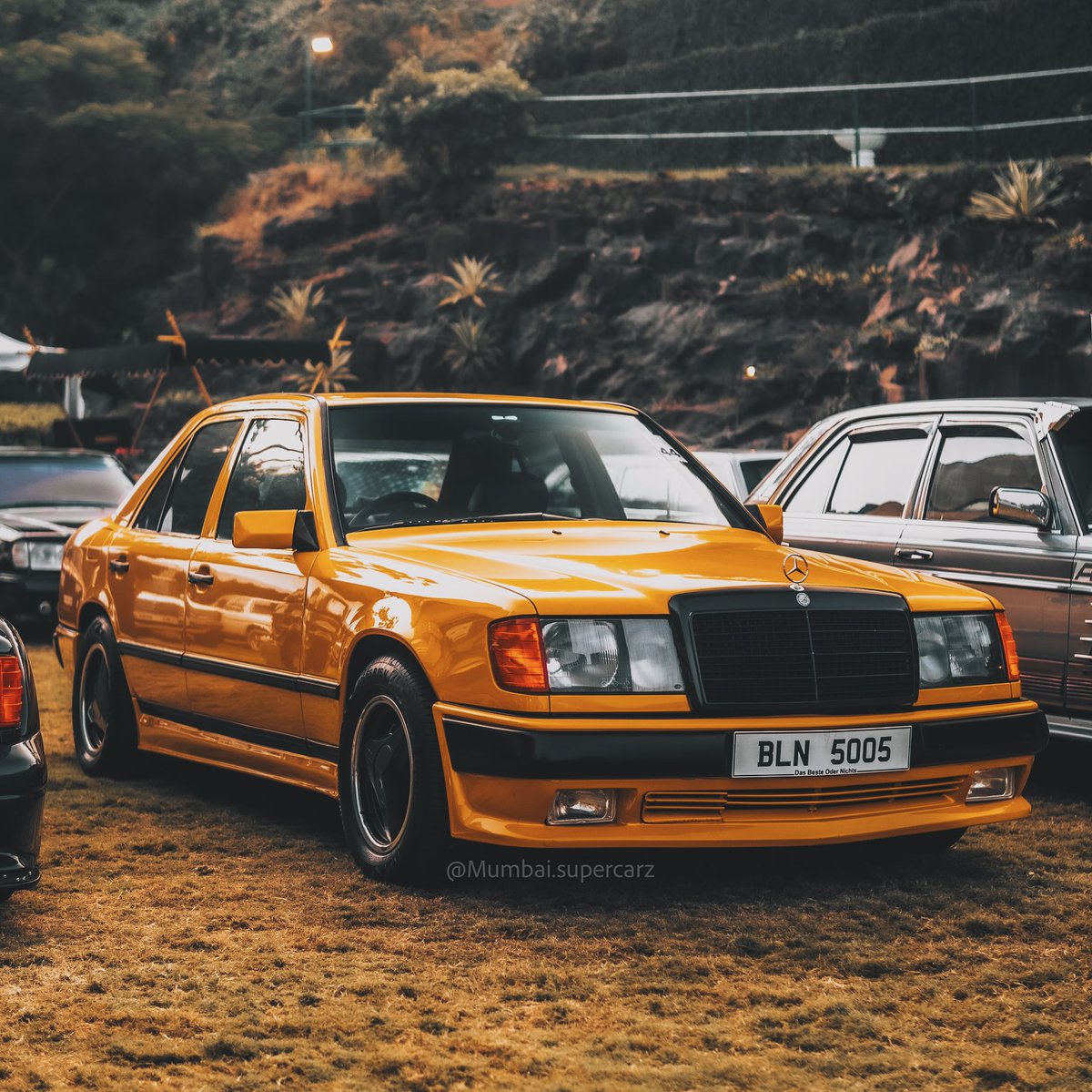 MaurineHanwofd's tweet photo. Mumbai Supercarz 
1989 300E, 6-cylinder petrol automatic, Brabus wheels with a Gen 1 Brabus body kit https://t.co/q6nXo9HeSM
