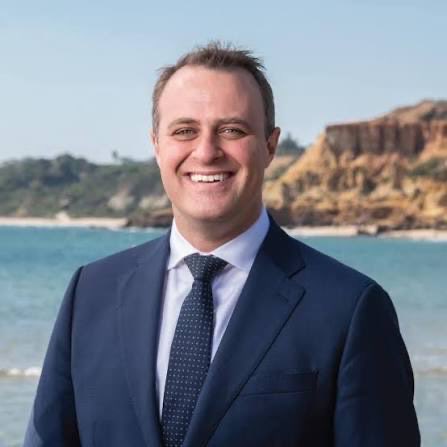 Ryandally08's tweet photo. BREAKING: It can now be revealed that Liberals James Paterson and Tim Wilson are the ones responsible for dragging out Pauline Hanson’s old comments from a podcast in February.

Not Labor. Not a journalist stumble. Two Liberal frontbenchers.

Hanson called it what it was, “a hit job to bury One Nation’s immigration and superannuation policies under a year old clip”

Paterson’s tried to defend it on Radio National as “baseless claims.” 

Then the admission, he said:

“You don’t need a private investigator to find a YouTube video, It’s just that the things they used to say are now attracting scrutiny. I think that’s healthy and normal in a democracy”

Which translates to, we didn’t leak it, we just happened to need it now.

As One Nation surges in popularity, the Coalition panics. So they dig up a February podcast instead of fighting Albanese on borders and super, which Albo called a “national asset”

You don’t spend political capital resurfacing an old Hanson line unless you think she’s the real threat.

Paterson and Wilson just told you who they’re actually running against.

The Uniparty is alive and well.