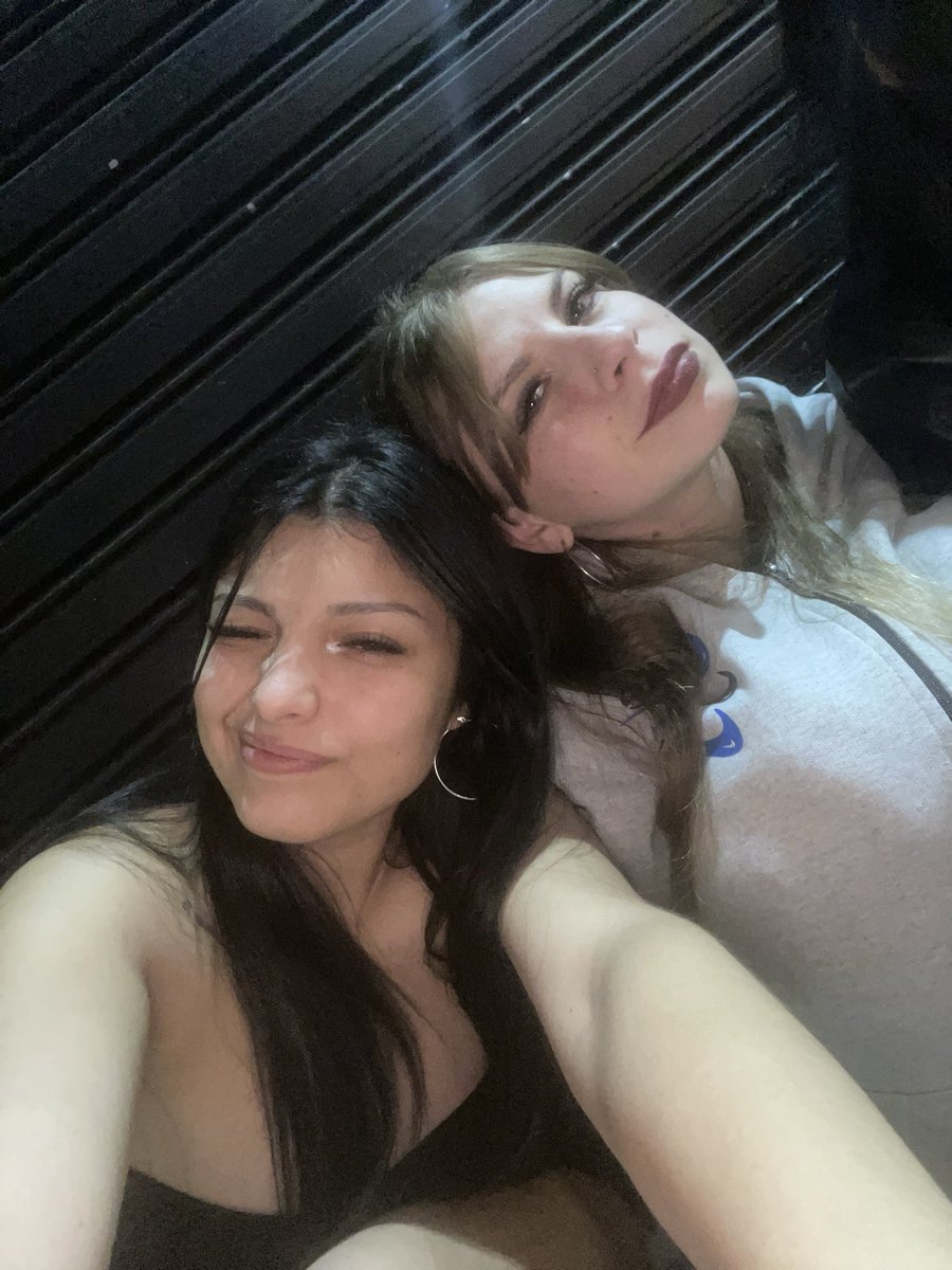celesttferreyra's tweet photo. Mi mejor amiga❤️‍🩹 https://t.co/7KsGxAxtGD