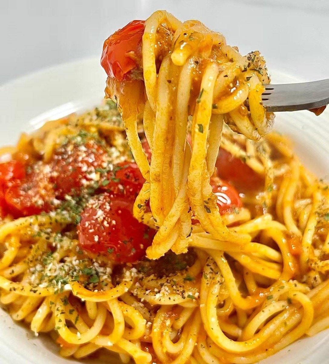 GleasonLin49422's tweet photo. [Just finished a cozy lunch of homemade tomato pasta and a iced latte. No fancy stuff, just something that hits the spot perfectly!] https://t.co/y6VvaUz2DJ