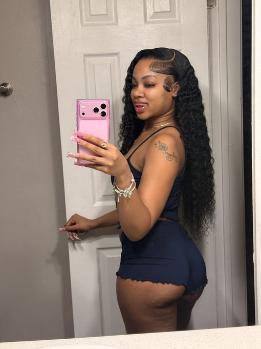 MLusciouss3's tweet photo. NFS 💞
Link on my bio 💘💦 https://t.co/QbRlL3pMsy