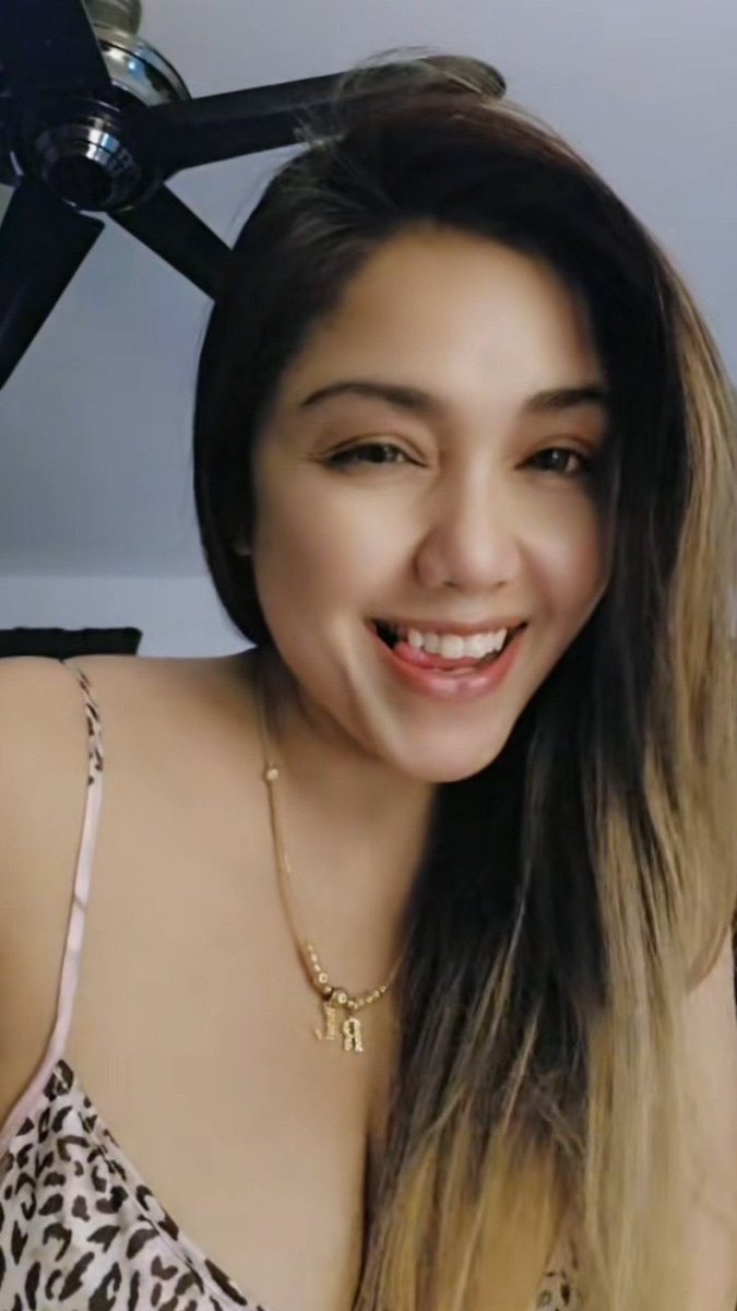 Lyanaratuspaa's tweet photo. Sukanyekorang🥰

https://t.co/DWhgdRlb5t

#zonauang #viralmalaysia #awekcun https://t.co/6lpaOgaXYl