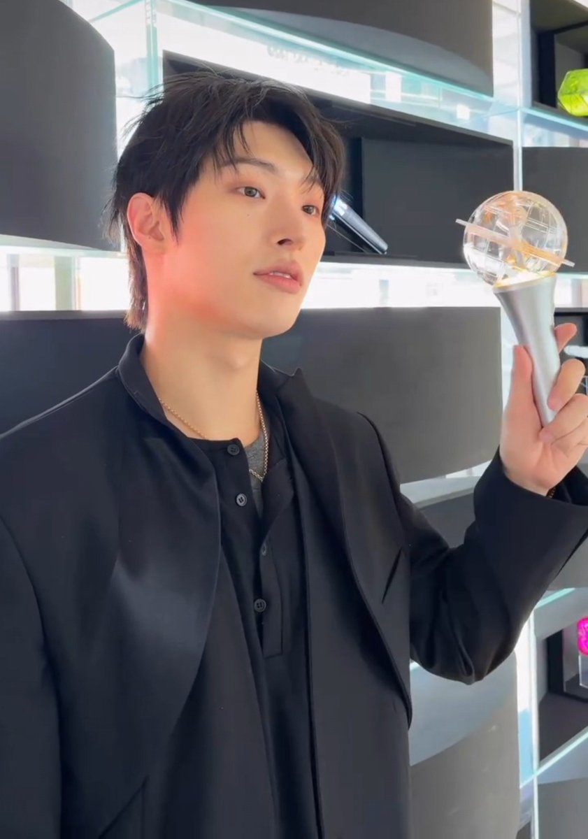 ATEEZUD's tweet photo. [📷] MINGI at the Disney Korea Franchise Showcase 2027 Event
.
#ATEEZ #에이티즈 #MINGI @ATEEZofficial https://t.co/CSwlNq2A9O