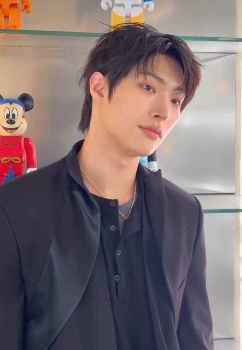 ATEEZUD's tweet photo. [📷] MINGI at the Disney Korea Franchise Showcase 2027 Event
.
#ATEEZ #에이티즈 #MINGI @ATEEZofficial https://t.co/CSwlNq2A9O
