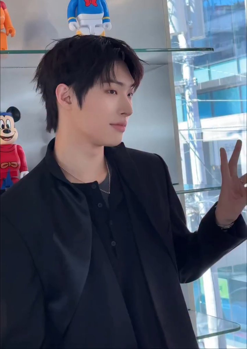 ATEEZUD's tweet photo. [📷] MINGI at the Disney Korea Franchise Showcase 2027 Event
.
#ATEEZ #에이티즈 #MINGI @ATEEZofficial https://t.co/CSwlNq2A9O