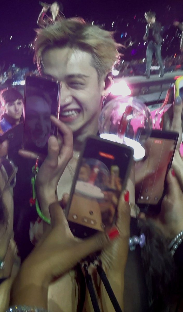 backsdoors's tweet photo. this picture is crazy omg https://t.co/qQctkwrHfU