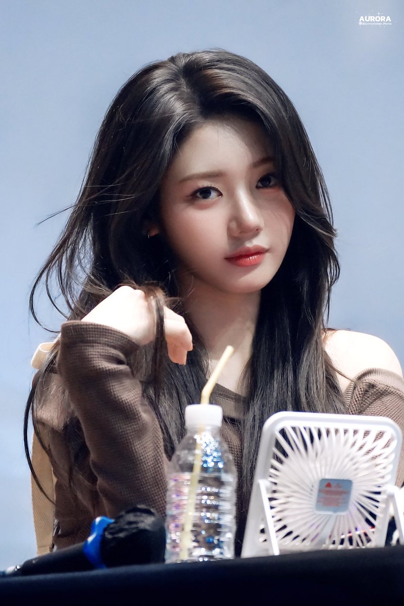 BAEMONS_RORA's tweet photo. 오늘의 프린세스 로라😽

#로라 #ローラ #RORA #李茶仁 #베이비몬스터 #BABYMONSTER https://t.co/XUNKrKO3Zo