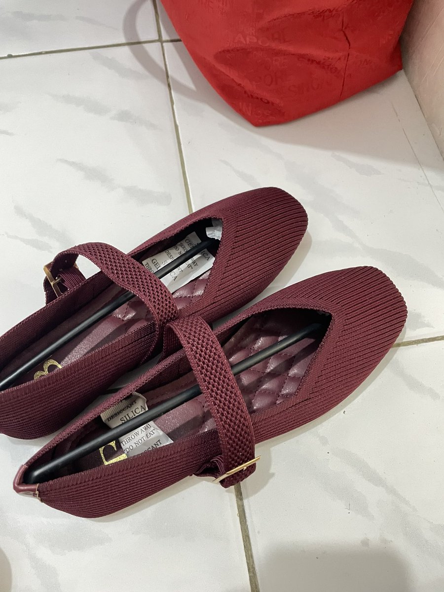 mwanraa's tweet photo. wts 
sepatu berrybenka 
￼￼🍒uk: 37
🥝100k ajaa 
dijual karna kegedean🥲 https://t.co/GHvtksBaw0
