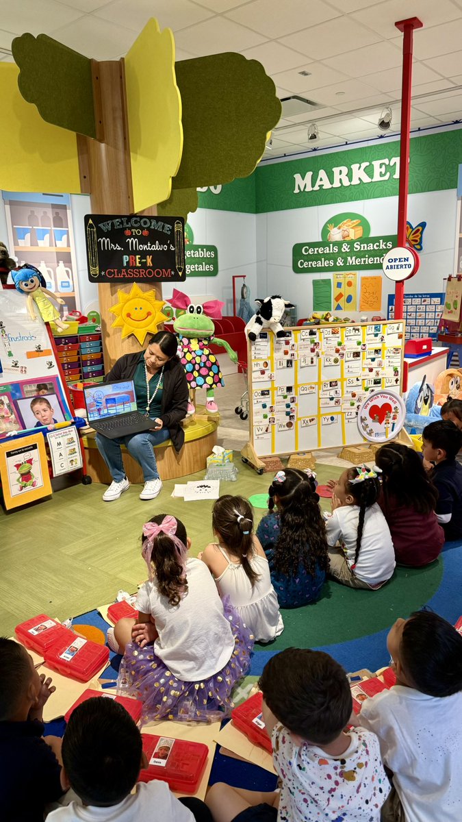 Janeth_UK's tweet photo. R-E-S-P-E-C-T! 🦋💛 Our wonderful counselor @MELC_Counselor visited our little @Martinez_ELC Mariposas 👧🏻🦋👦🏻to teach them that respect begins with kind words and caring actions! 🌟 @AliefPreK @AliefISD Thank you, Ms. Ponce‼️❤️ Dream big, fly high‼️💫 @AliefCounseling ❤️ https://t.co/i8z9QGTWNI