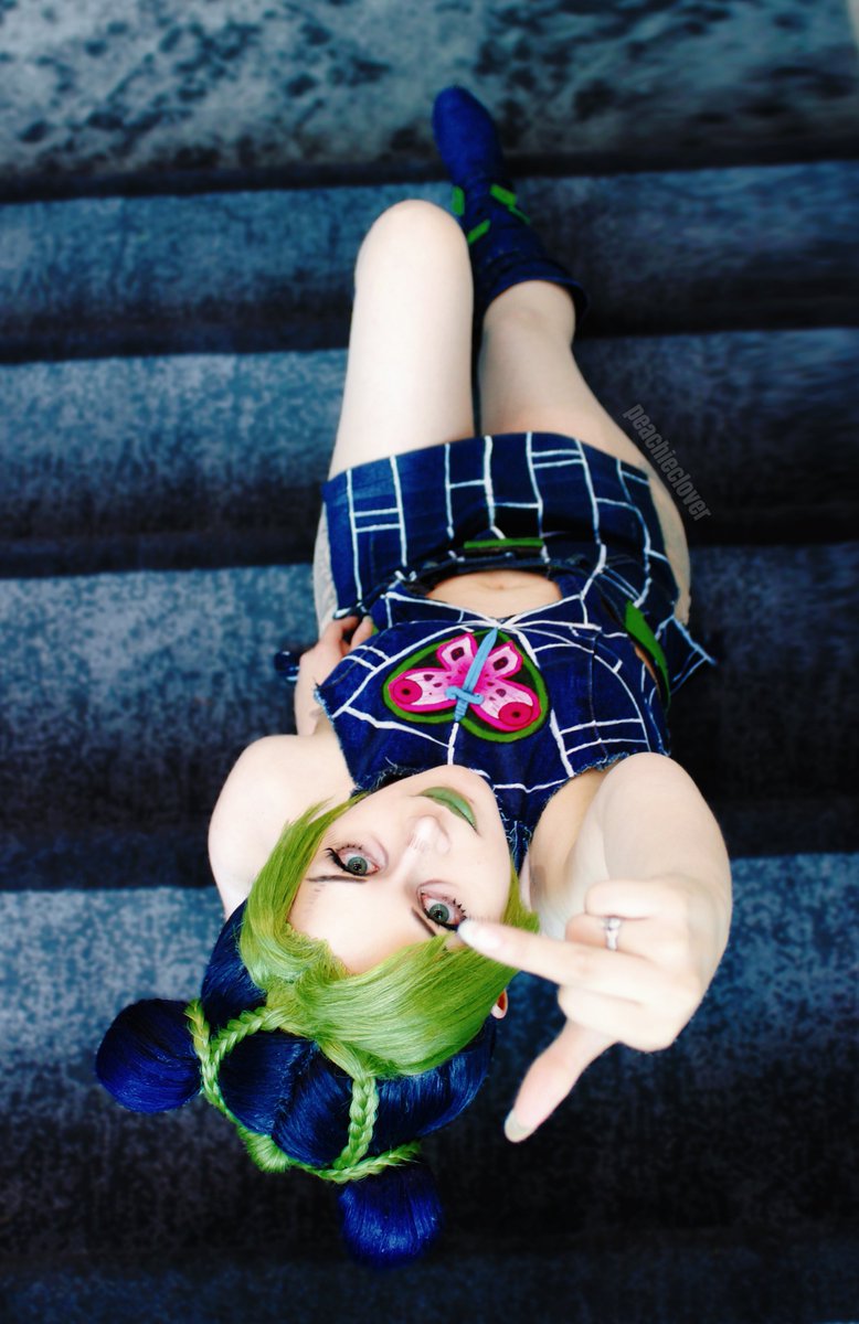 peachieclover's tweet photo. my Jolyne Cujoh cosplay at comic con 
#JoJosBizarreAdventure #JJBA #JJBApart6 https://t.co/WhvwfPNaZ6