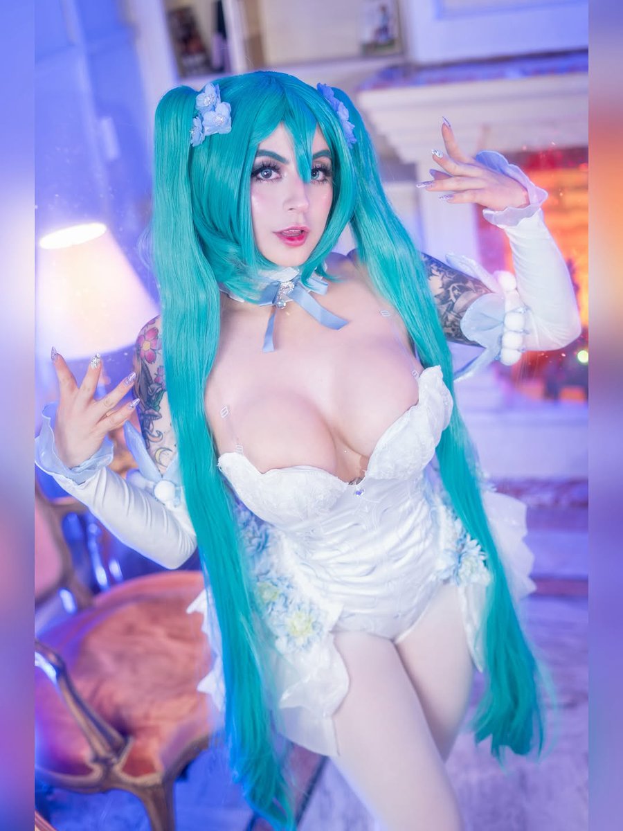 ladydushaaaphb9's tweet photo. Sea como sea, Enero va muy rápido siono?
Miku:
Foto: https://t.co/OZHjkj7z2J