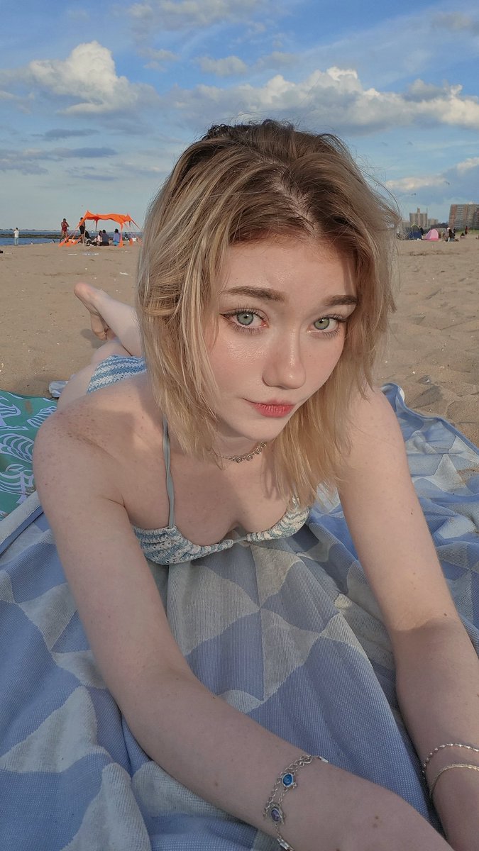 notgooningdaily's tweet photo. The face of a goddess that could get me to do anything she wanted by simply smiling at me https://t.co/vtyTVKJu0a