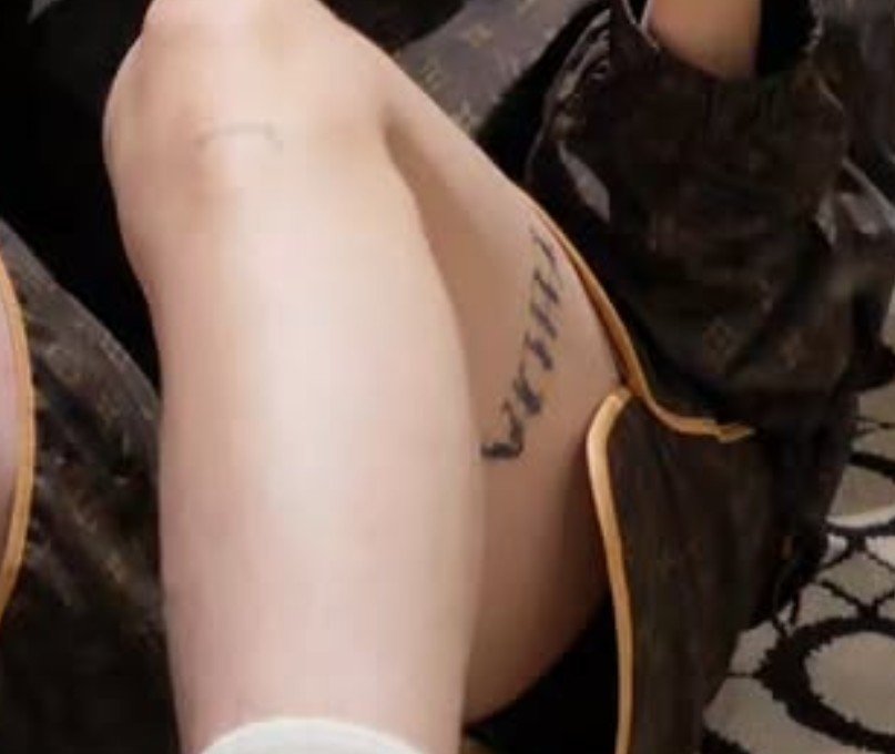 _sgminseven's tweet photo. Hobi flexing his BTS ARMY tattoo 😭😭😭😭😭😭😭 https://t.co/mHhXPdPdq5