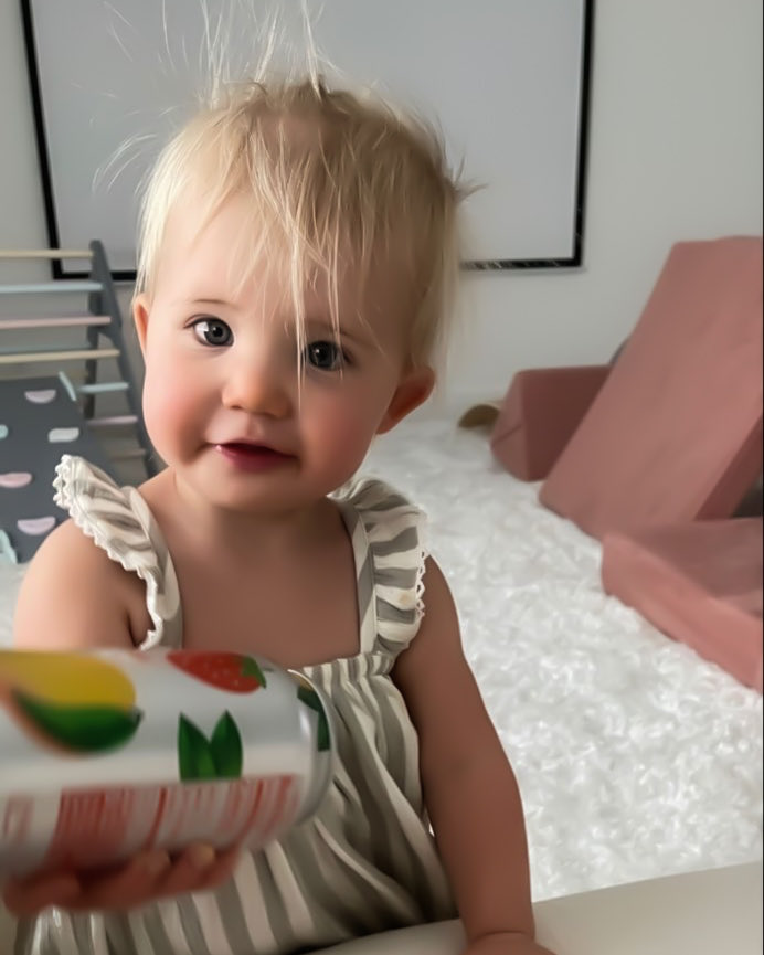 Seullvet's tweet photo. Baby Amé ultimamente. [ 💛 . . . ] meu pequeno raio de sol. https://t.co/DMBWwEwzjo