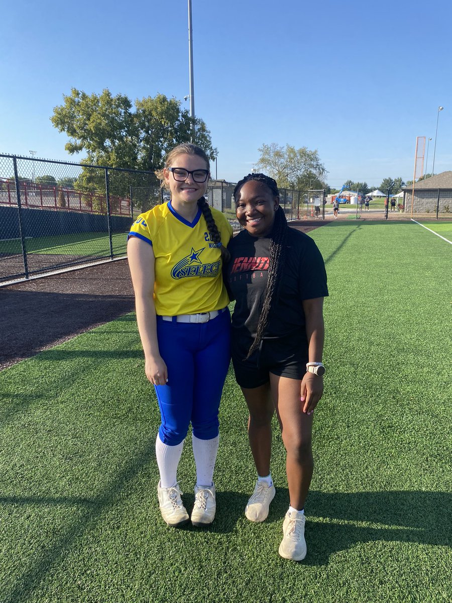 lindsey_kuzmic's tweet photo. Thank you @PunzAnderson, @EilertJeremy and all the UCM softball players for taking time out of your day to host a fabulous camp on Sunday!! I learned so much that I will definitely use to better my game!! Hope you see you soon!!

@UCMJensSoftball 
@jchester_12 
@cnote1616 https://t.co/Kj3aKuPozR