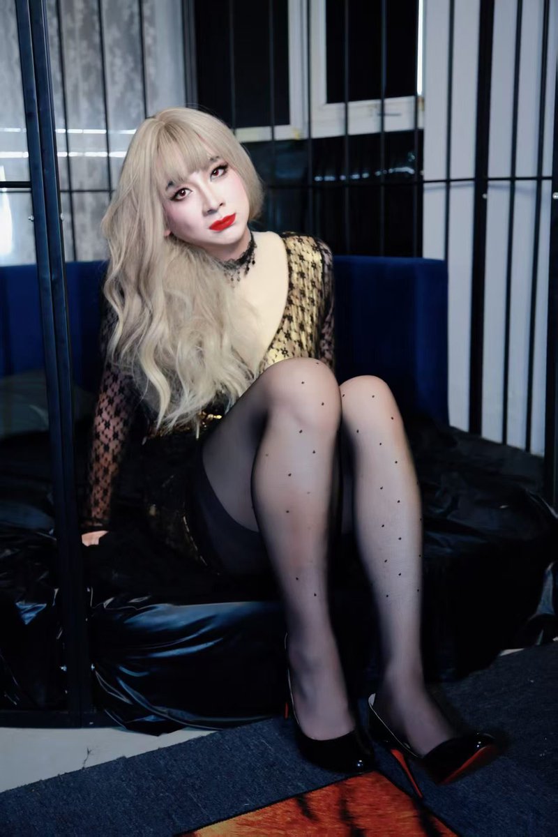 ciyln17's tweet photo. 客户第一次被打扮成小男娘，很害羞放不开，看来需要我多调几次了 #西安 #男娘 #CD #变装 https://t.co/zcUCmXyKhc