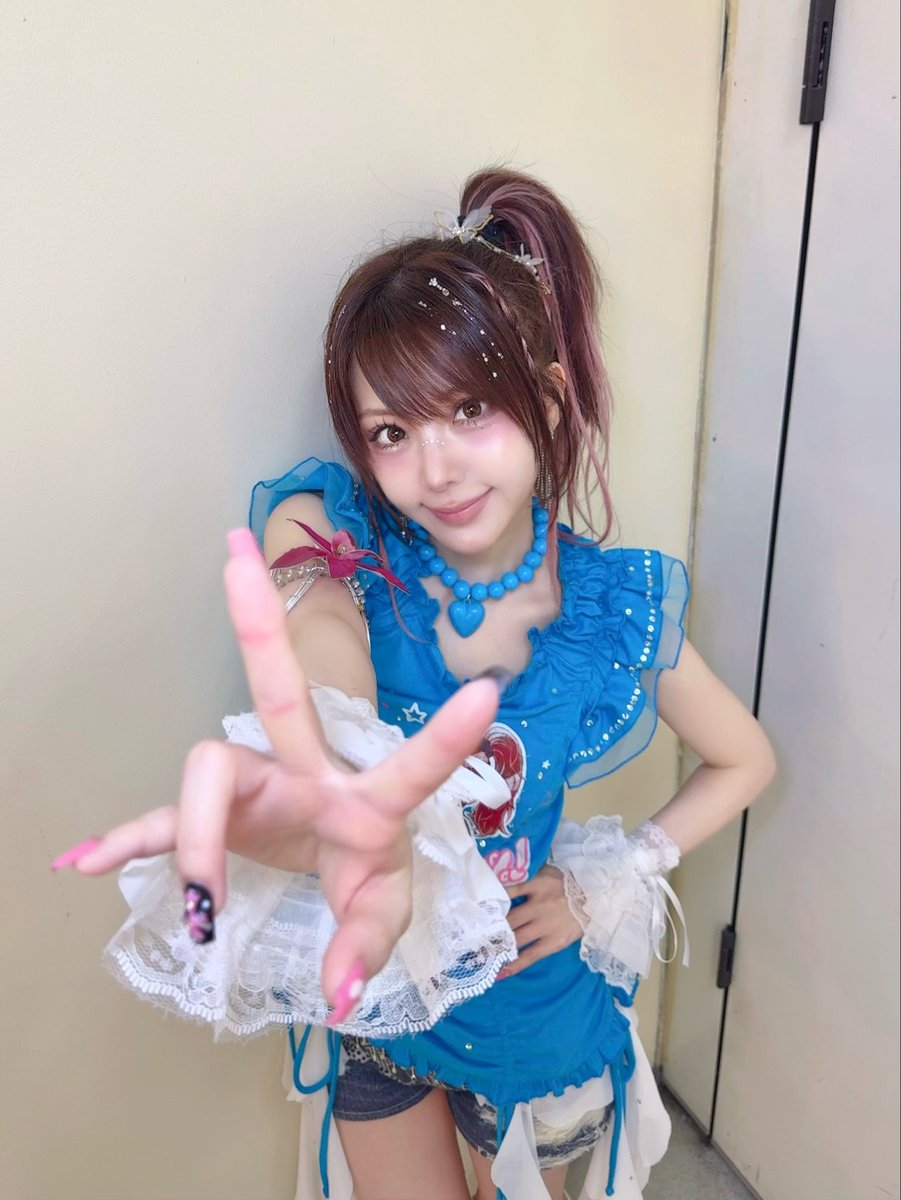 ganbareina11's tweet photo. ライブの引き映像見ながら余韻に浸ってます♡♡♡

いつもならこれで終わりやったけど
今回は来週もあるもんねっ🎤✨️

やったぁぁぁ〜😙

 #れーな100パーセント https://t.co/p11EYrw3Lh