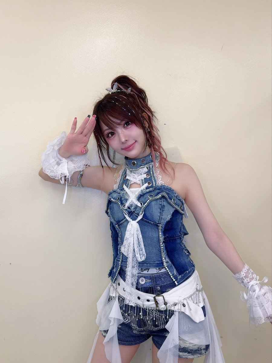 ganbareina11's tweet photo. ライブの引き映像見ながら余韻に浸ってます♡♡♡

いつもならこれで終わりやったけど
今回は来週もあるもんねっ🎤✨️

やったぁぁぁ〜😙

 #れーな100パーセント https://t.co/p11EYrw3Lh