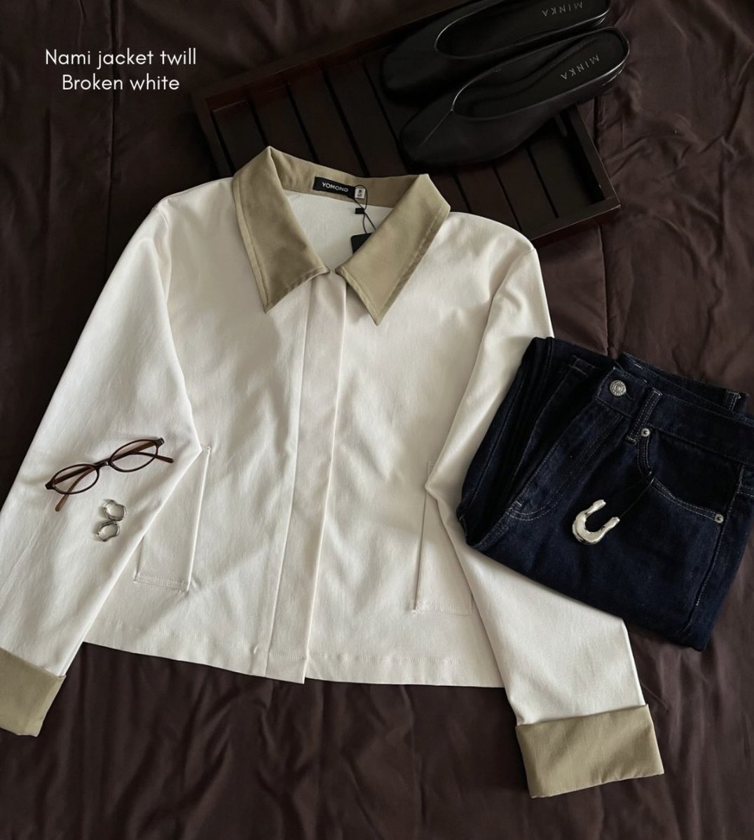 nostalgicolif's tweet photo. pov: cewek yang kecanduan OOTD warna offwhite 🤍😭😭
 
honestly offwhite tuh warna paling aman, keliatan mahal, masuk ke semua bawahan 🤏🤏 https://t.co/Q9mK3euf2Y