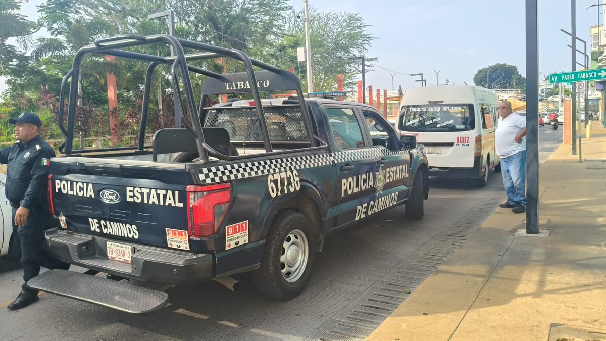 SSPCTabasco's tweet photo. Elementos de la #PECTabasco brindaron apoyo al conductor de una unidad de transporte público, luego de que esta presentara una falla en el sistema de frenado de una rueda, mientras circulaba sobre el Malecón Carlos A. Madrazo, en la colonia Centro. https://t.co/CRXNUPOgVy