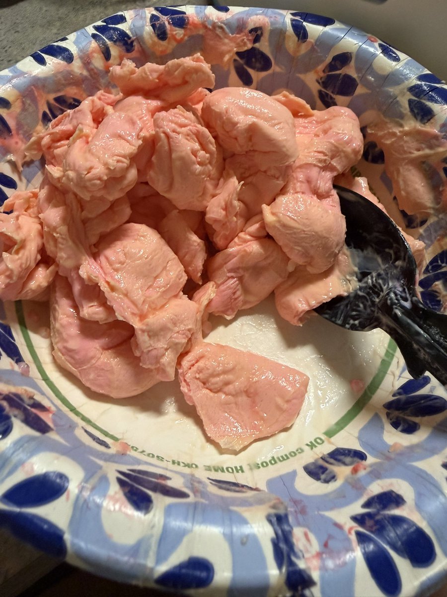 sorryloveyabye's tweet photo. i just made the worst slime in my life holy shit https://t.co/2t5WxKYHqq