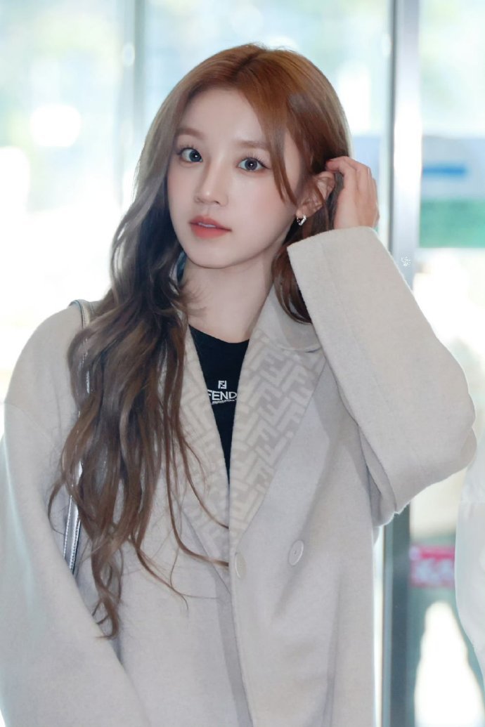 CervicalFa13955's tweet photo. #宋雨琦 #YUQI #idle
就這樣在機場拍到了電影的女主角 https://t.co/ijGTHnA9gY