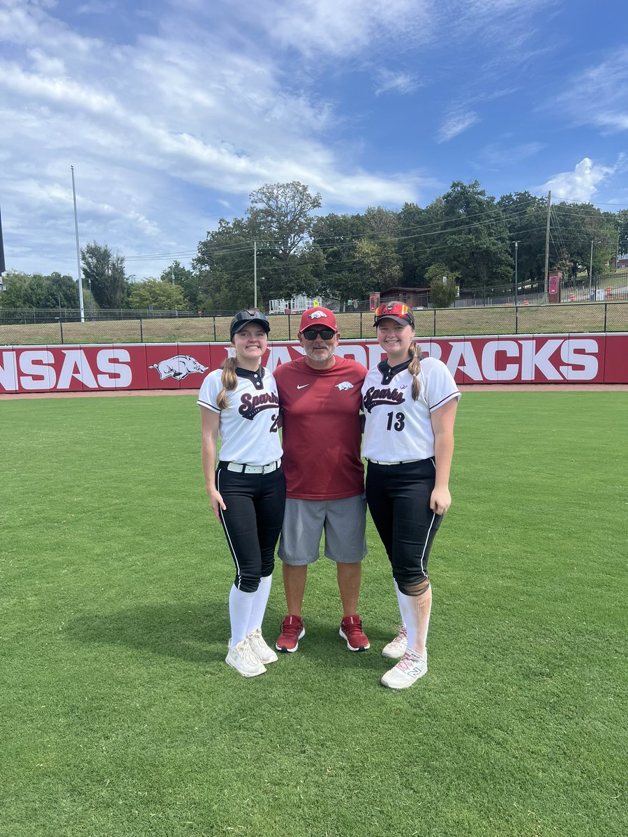 averyramsey2030's tweet photo. I had a great time at @RazorbackSB camp! I got some good feedback and ready to get to work. https://t.co/JIRm5vSQnP