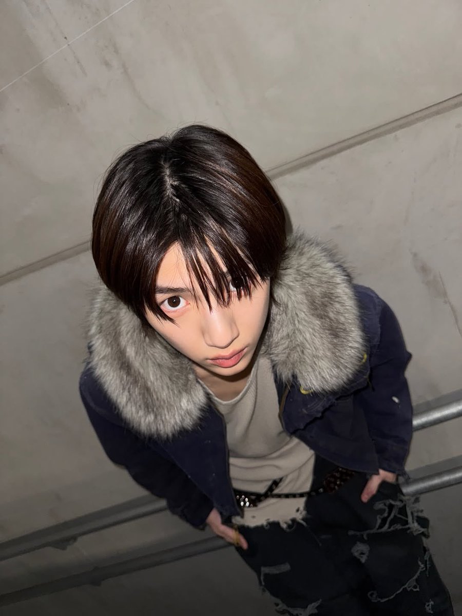 Ieeano's tweet photo. There is something mesmerizing about the way simplicity becomes its own form of elegance. With an enigmatic gaze and an unruffled presence, every frame carries a subtle sophistication that leaves an unforgettable impression. https://t.co/sK2PQFrOm0