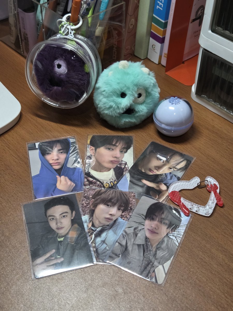 aisbtcoer's tweet photo. HAPPY MAILS yippyy🤩🌷
Kono pout dan hudbir pulank~~ https://t.co/qgsSeVfQep