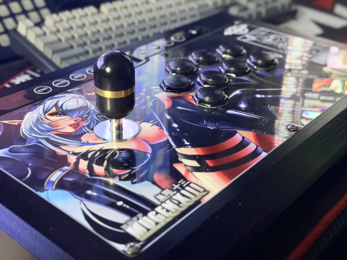 MugenXlll's tweet photo. She’s done!!!! My finished @trfightstick mod 
Art printed: @focusattack 
@goldenlever 
@Gamer_Finger https://t.co/DbzRrrZfJN