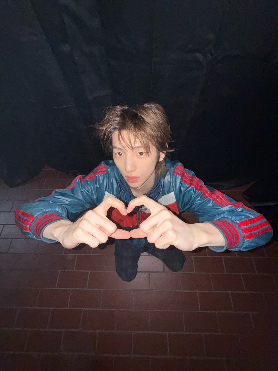 Ieeano's tweet photo. An enigmatic presence unfolds beneath the dim glow, where effortless charisma meets a distinctly captivating edge. Tousled strands and an unruffled gaze create an alluring contrast, radiating a nonchalant sophistication that feels both striking and irresistibly magnetic. https://t.co/UMnrEP3YDi