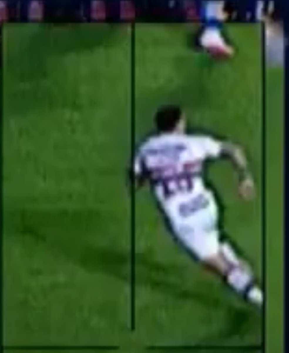 cris__ese's tweet photo. Le marcaron el brazo en vez de el hombro!!! 

Es un papelón más grande que una casa el gol que le anularon a San Pablo, estaría la serie empatada ahora mismo https://t.co/h7uEK1Ii9N