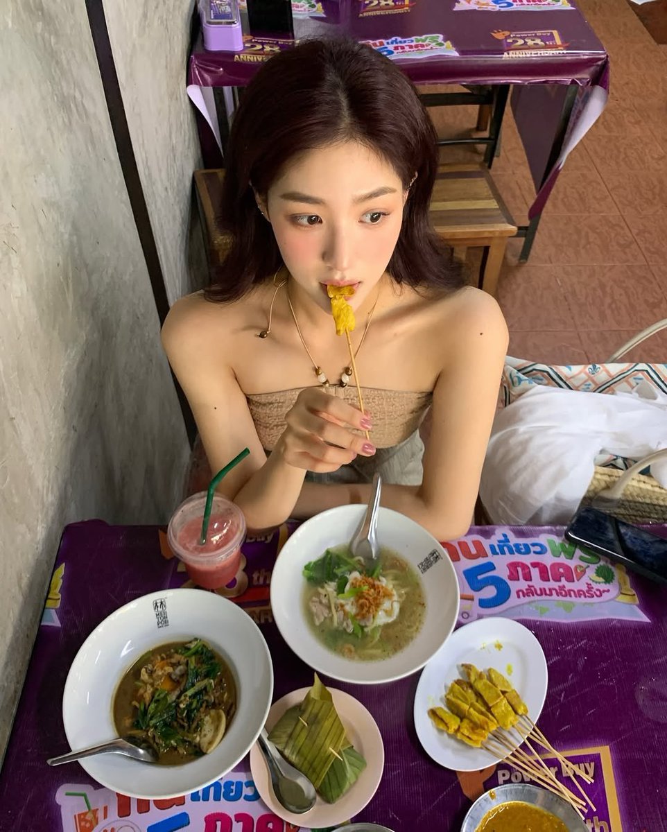 reineesmee's tweet photo. Walaupun kesannya sksd, tapi gapapa aku trabas. 

MET MORNINK SEMUA JAJARAN ADMIN 
Jangan lupa sarapan yaa, nyantap aku juga boleh 👉🏼👈🏼 (joke) HAVE A GREAT DAY YAAAA!!! 

 @OBSCURAsub  @keepVVIAN https://t.co/0iD3lX9nAS